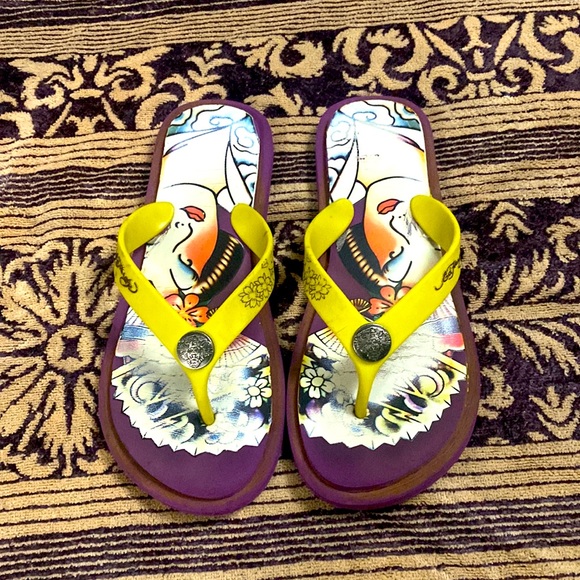 Ed Hardy sandals - Picture 1 of 2